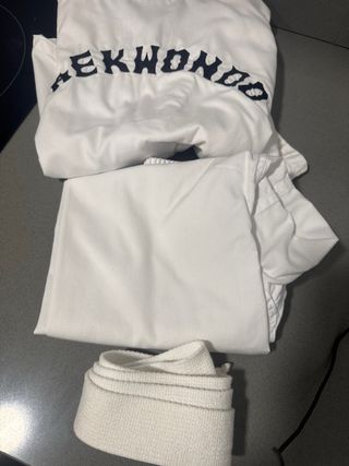 Dobok Taekwondo Niños Outshock 120cm Blanco kimono