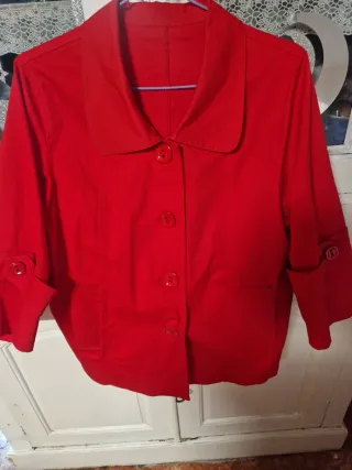 Parka roja entretiempo manga 3/4