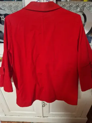 Parka roja entretiempo manga 3/4