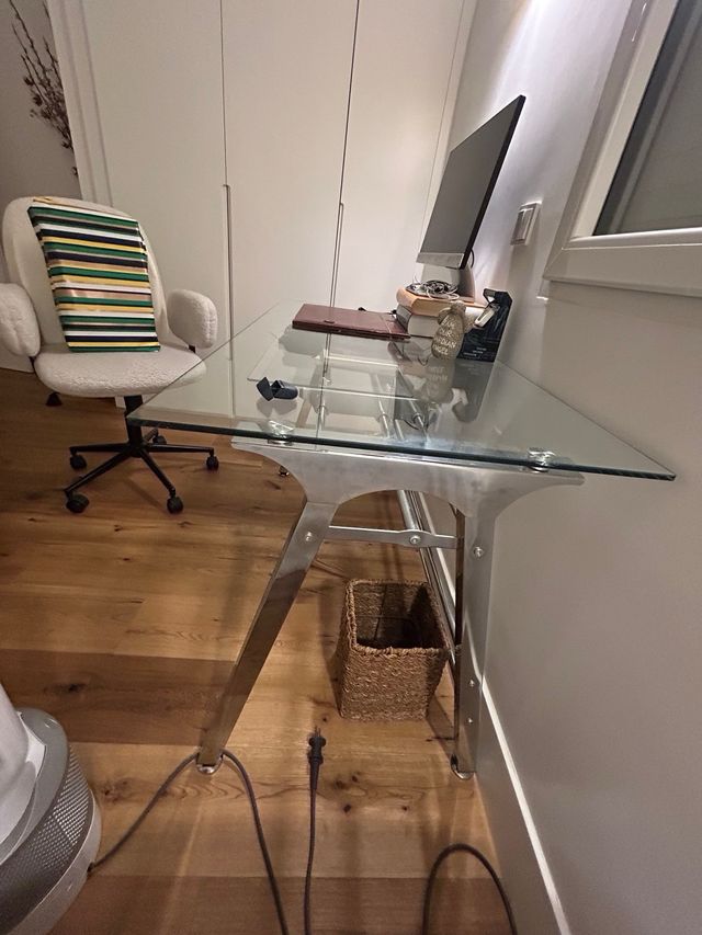 Escritorio El Corte Inglés metal y cristal