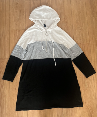 vestido tipo sudadera negro blanco gris capucha