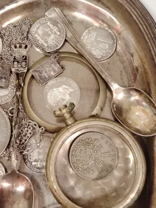 Lote de Plata: Monedas, Reloj ,Bandeja, Joyas