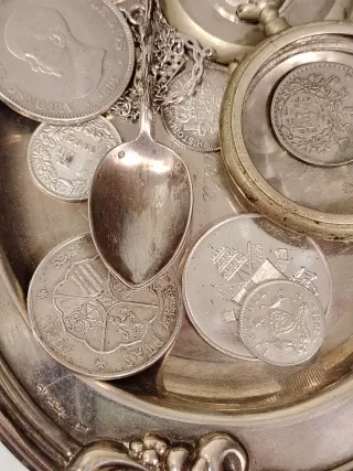 Lote de Plata: Monedas, Reloj ,Bandeja, Joyas