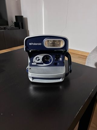 Cámara Polaroid Azul y Plateada