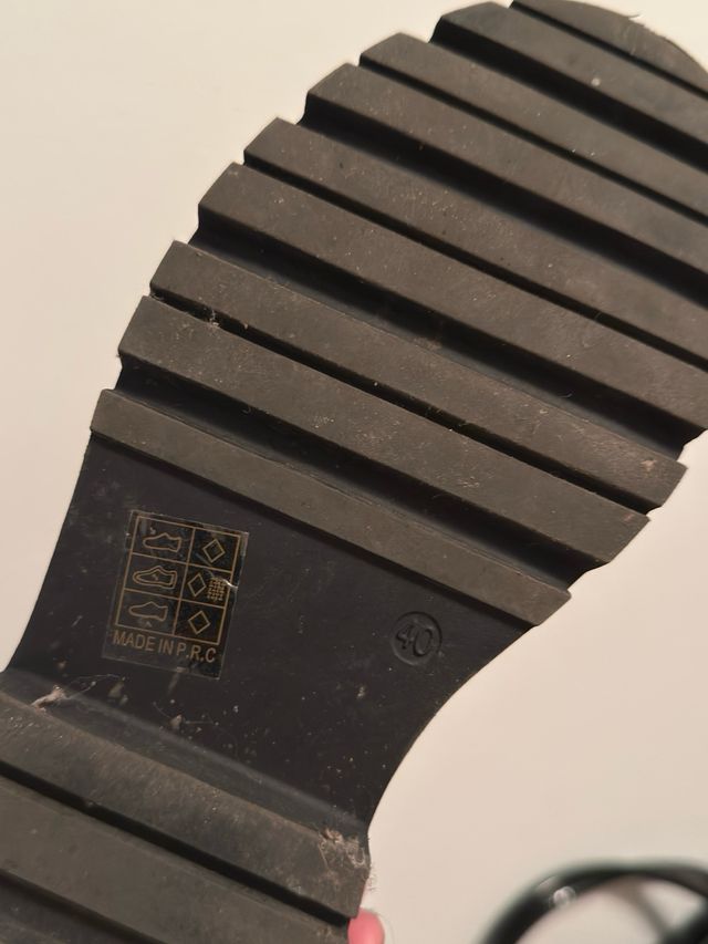 Botas negras con hebillas Talla 40