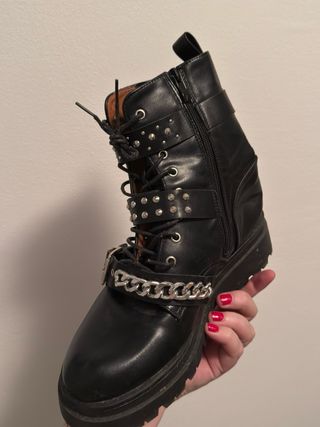 Botas negras con hebillas Talla 40