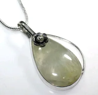 Colgante Prenhenita con Cadena de Plata