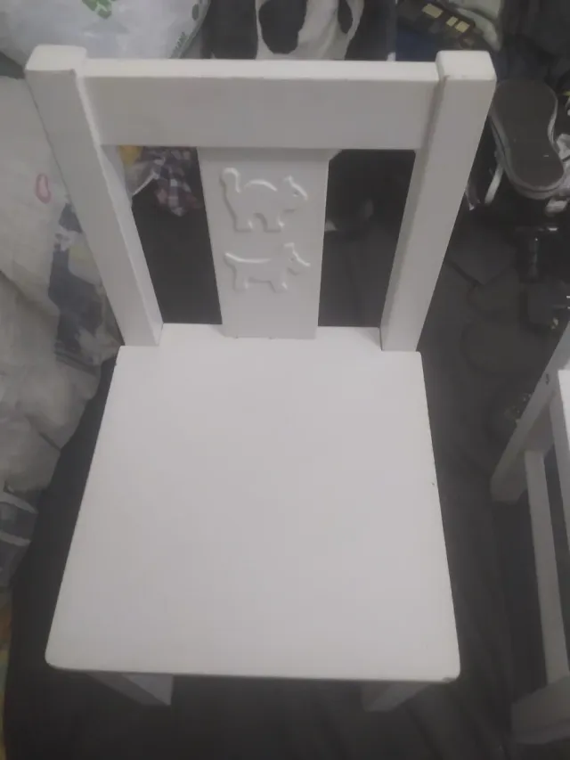 Jogo de 2 cadeiras infantis brancas