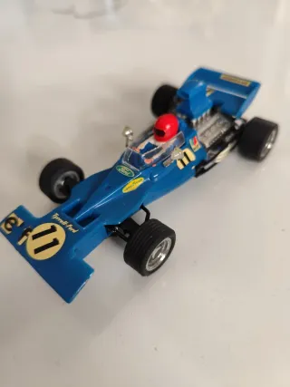 Scalextric GP-51 con un coche extra Tyrrell p34