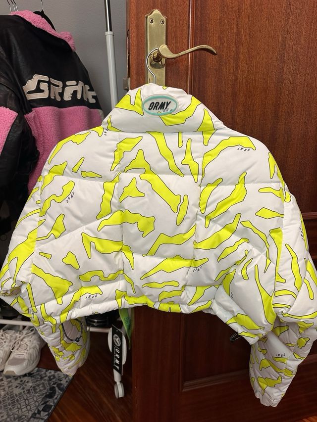 Chamarra GRMY Blanca y Amarilla Neon
