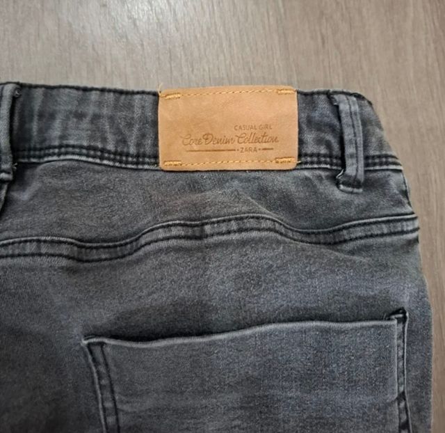 Vaqueros negros niña