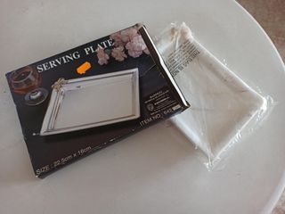 Bandeja de Metal blanqueado con adorno de lazo