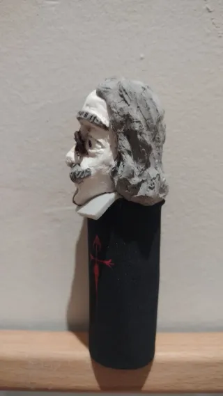 Marioneta guiñol de dedo del poeta Quevedo