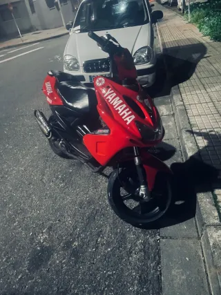 Yamaha Aerox Roja