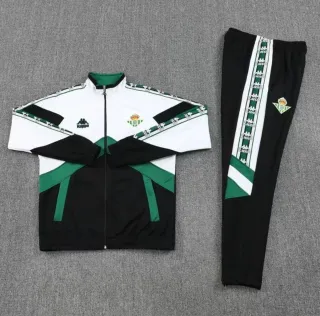 Conjunto deportivo Adidas gris y blanco