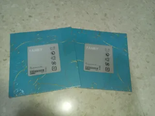 Dos cuadros decorativos azules 1€ casa uno