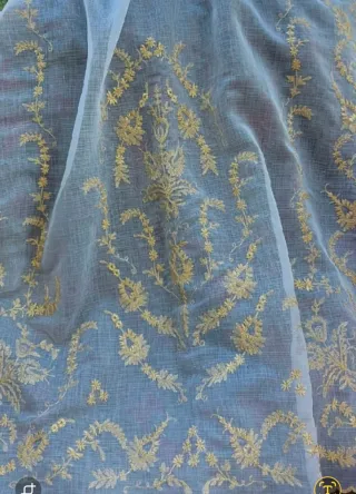 Manteletas de muselina doradas