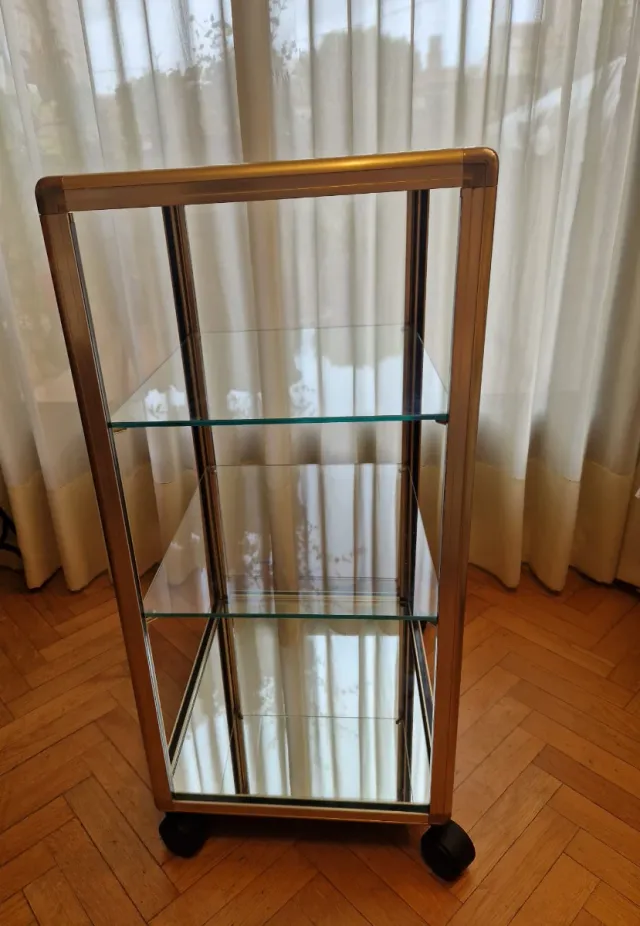 Estantería Metálica y Cristal Dorada