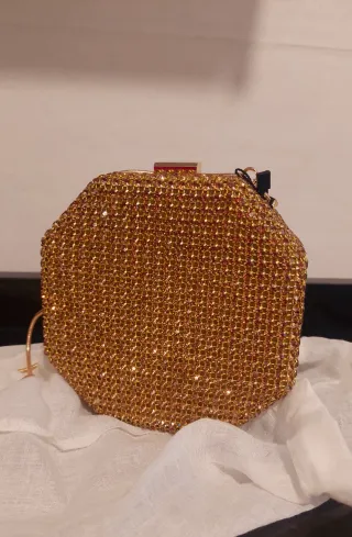 Bolso fiesta Zara pedrería dorado