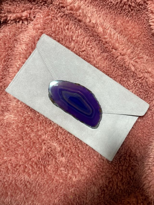 Bolso de mano artesanal gris con ágata