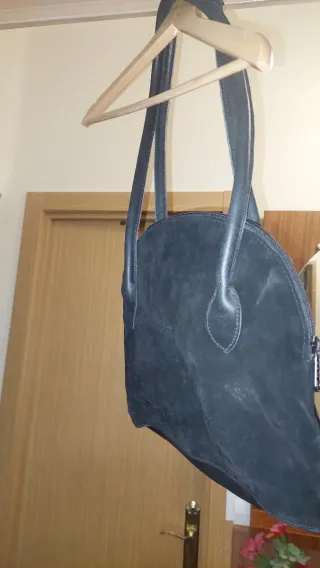 Bolso negro de ante
