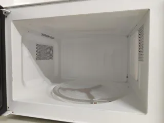 Microondas  LG  Blanco en perfecto estado.