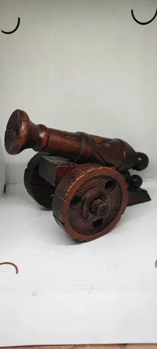 Cannone in legno vintage