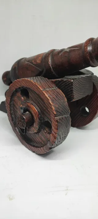Cannone in legno vintage