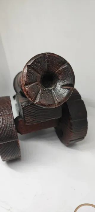 Cannone in legno vintage