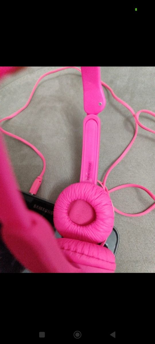 Cuffie Trust fucsia con cavo