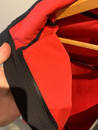 Chaqueta SEAT Negra y Roja