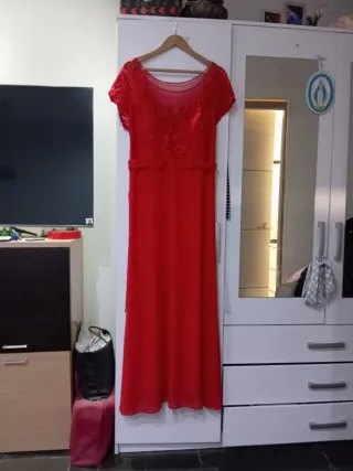 Vestido elegante rojo fiesta