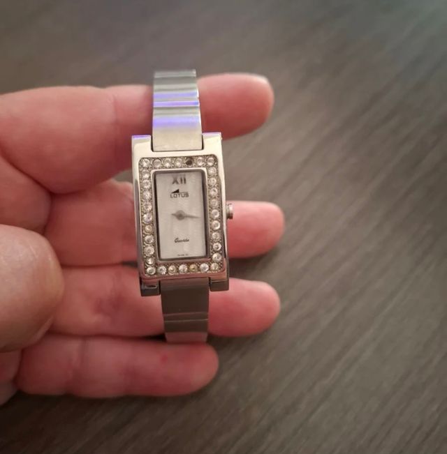 Reloj Lotus Mujer Plata con Cristales