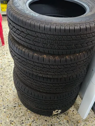 OFERTA! Neumáticos m+s 235/70/17 (4 unidades + 1