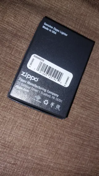 Zippo Caja Negra con Puntos. Pregunta por zippos