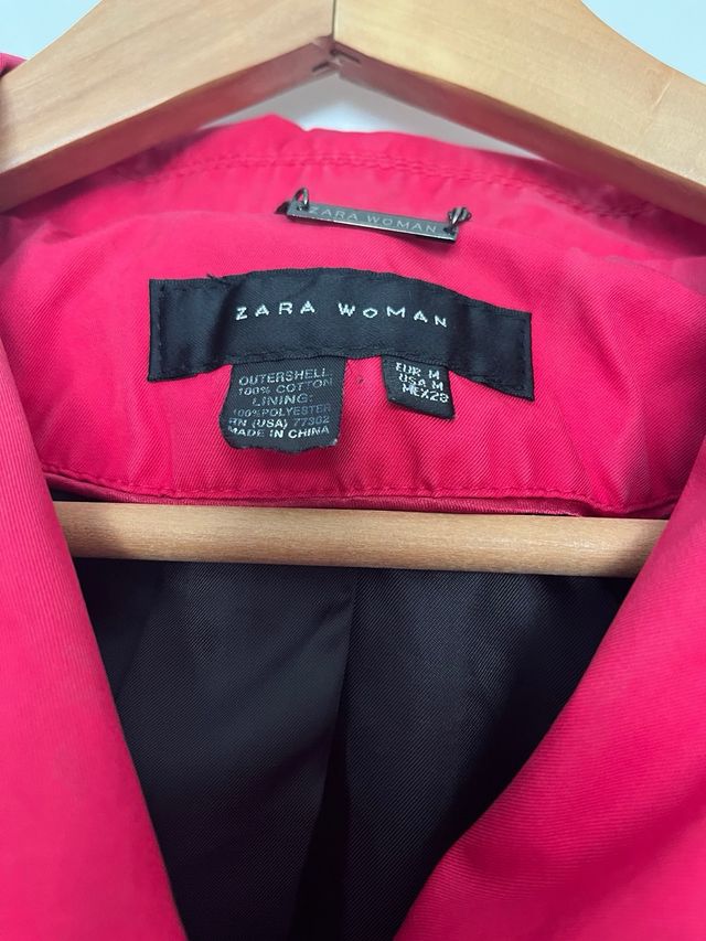 Gabardina fucsia Zara Talla M