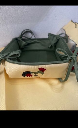 Lote 3 piezas mantelería gallos y pollitos