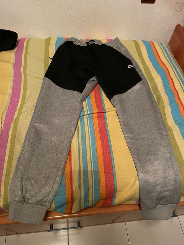 Chandal Nike Tech sin usar.