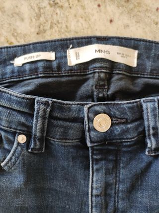 Vaqueros pitillo Mango Talla 38