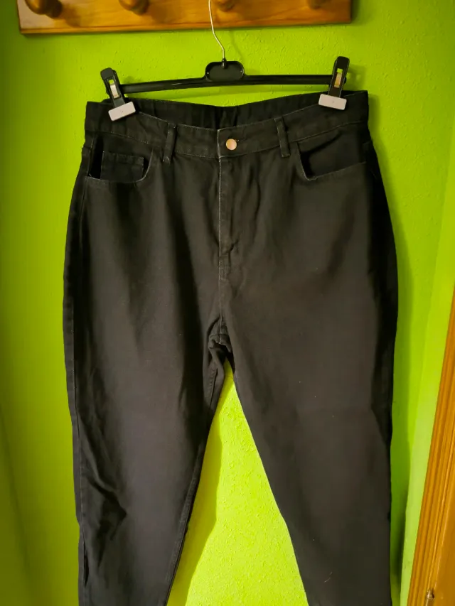 Pantalón vaquero negro mujer