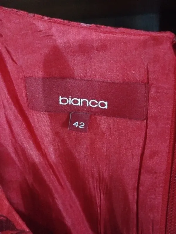 Vestito lungo rosso con fantasia floreale