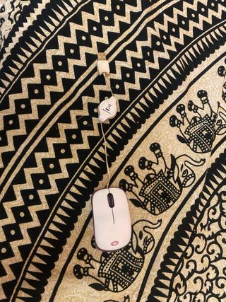 Ratón USB blanco y morado,con cable que se alarga