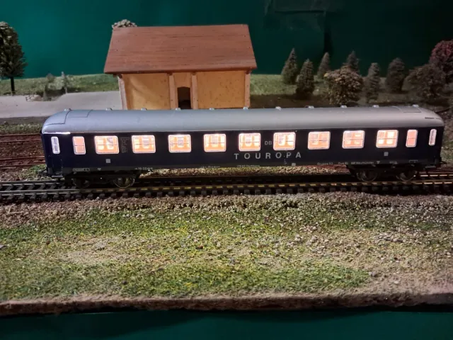 Carrozza Rivarossi illuminata