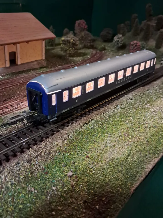 Carrozza Rivarossi illuminata