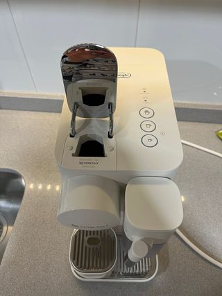 Cafetera Nespresso Lattissima One Blanca