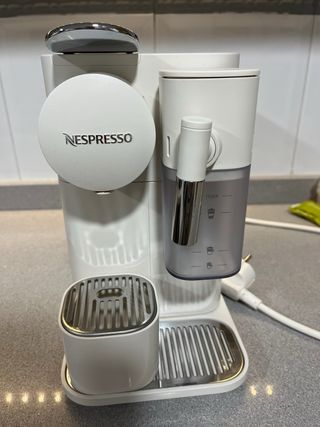 Cafetera Nespresso Lattissima One Blanca