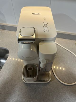 Cafetera Nespresso Lattissima One Blanca