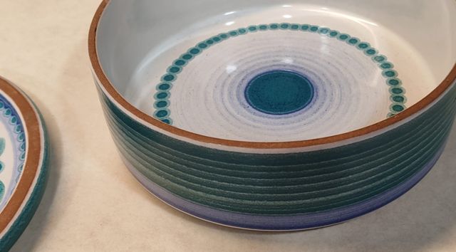 Scatola in ceramica vintage dipinta a mano