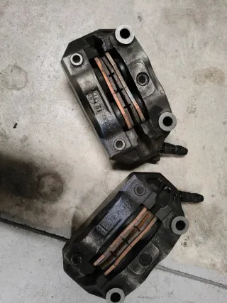 Pinzas de freno Kymco AK 550