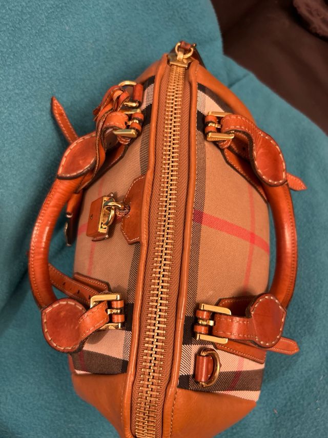Bolso Burberry Cuero y Lona Check